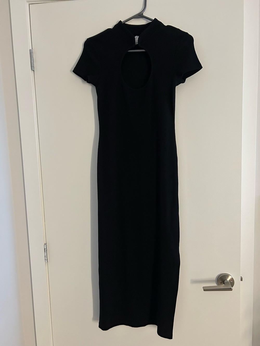 Topshop Black Short-Sleeve Midi Dress with Front Keyhole, side slit